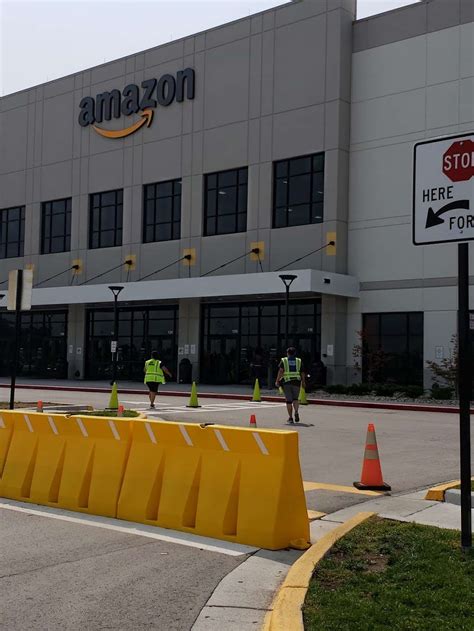 The new facilities support nearly 2,300 jobs, the company said in an email. Largest among the new area locations is a $110 million, 1.08-million-square-foot fulfillment center delivered in .... Jobs amazon kansas city