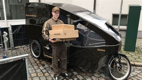Jobs bei ups. Hourly UPSers are critical and essential. That’s because they’re the ones sorting and delivering the millions of packages our customers count on us to deliver. Some jobs are full-time, some are part-time, some are year-round and some are seasonal only. If you’re ready to get started, learn more about our hiring process. 