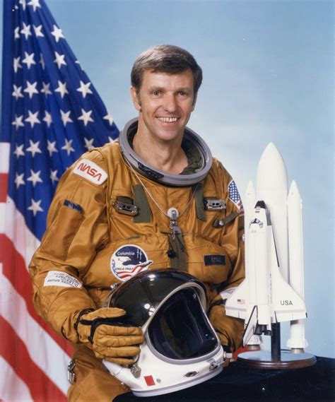 Portrait of NASA astronaut Joe Engle. Summary . Description: English: Portrait former NASA Astronaut Joe Engle. Date: 27 July 1981: Source: NASA Image and Video .... 
