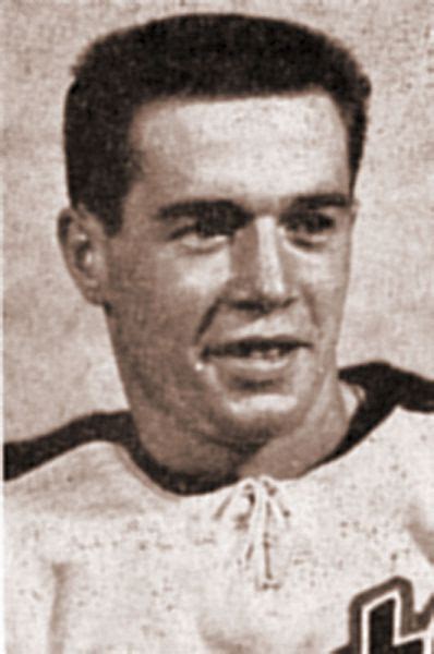 Joe lunghamer. Joe Lunghamer Biography and Trivia Cult/Star player for Univ. of Michigan Recorded 30 points (15 goals and 15 assists) in his career at the Univ. of Michigan. 
