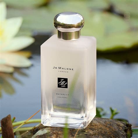 Joe malone london. English Pear & Freesia Exfoliating Shower Gel. Explore our best-selling scents & fragrances from Jo Malone London. Shop our range of bestseller fragrances and … 