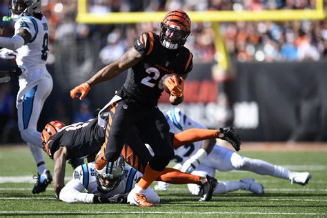 Joe mixon dynasty value. Jan 29, 2024 · Najee Harris’ Dynasty Outlook. Just three short years ago, Harris had one of the best rookie seasons for a running back in fantasy history. In 2021, he commanded a whopping 381 touches for 1,667 total yards and 10 total touchdowns. He averaged 17.7 fantasy points per game, finishing as the overall RB6. The thing about Harris’ rookie year is ... 