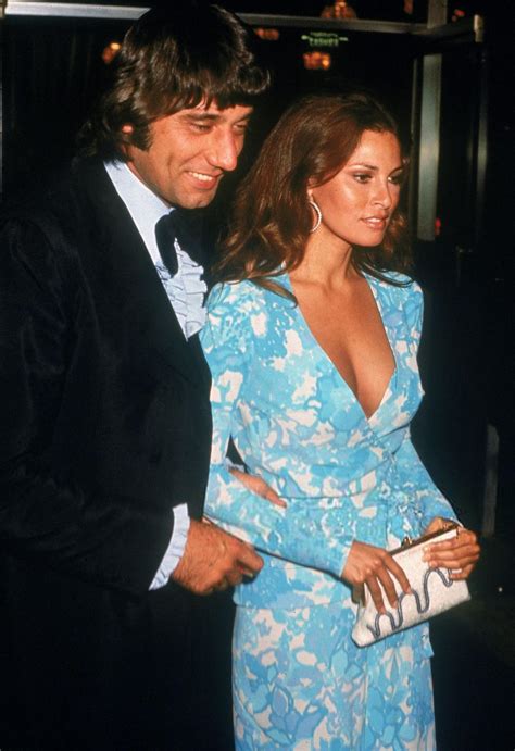 Raquel Welch, 1972 Raquel Welch and American football player Joe Namath attend the Academy Awards together. Raquel Welch, Gene Hackman and Cloris Leachman at the 44th Academy Awards. 