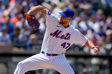 Joey Lucchesi optioned to Triple-A Syracuse, Mets activate righty Dennis Santana