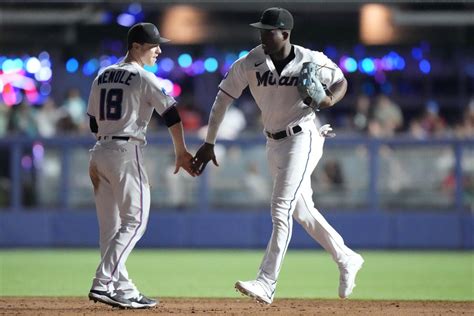 Joey Wendle drives in 4 with HR, double, single to lead Marlins to an 11-4 win over Dodgers