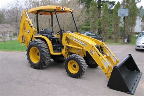 John Deere 110 Backhoe Specifications and Reviews