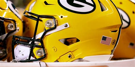 John Gordon, artist who helped design Packers’ distinctive ‘G’ team logo, dies at age 83