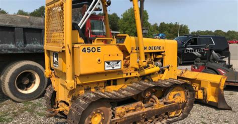 John deere 450e dozer specs. This part fits: John Deere 450E. Are you looking for a Radiator for your 450E John Deere Bulldozer? You've come to the right place! Give us a call to get a quote or to verify the price listed. Our part specialists are available Mon-Fri 8am-6pm EST to assist you. Call 1-800-255-6253 Prices shown are estimates and will vary depending on condition ... 