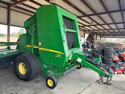 The John Deere 466 Round Baler can experience 