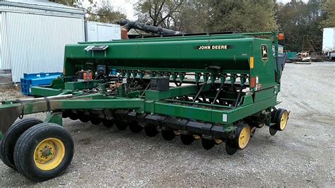 This is the second installment in our instructional video series on setting up the John Deere 1590 no-till drills we have in our rental fleet. This video foc...