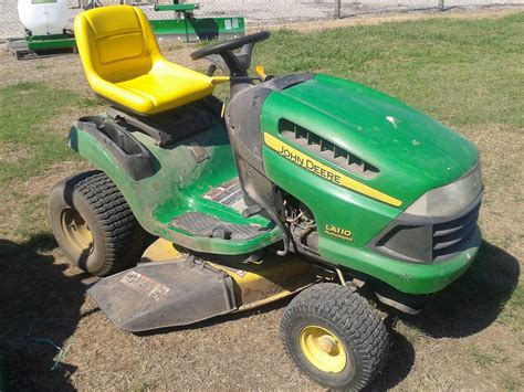 LA110 Tractor PC9631 (F.1) APR-24 1 / 5 LA110 Tractor MP38260 A.1 (With 42-Inch Mower Deck) 2007 Model (Serial No. GX0110A010001-020000) (Specifications and design subject to change without notice) Material Collection System MP31789 A.1 (Specifications and design subject to change without notice). 