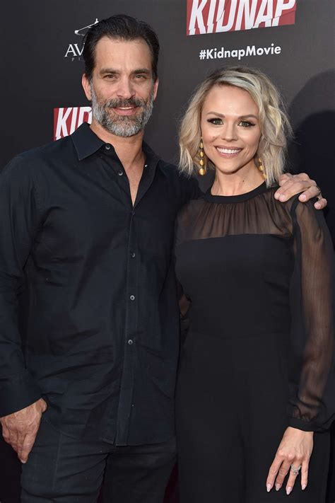 Johnathon Schaech, Wife Julie Welcome a Daughter - People