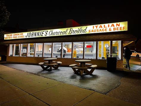 Johnnies elmwood park. Specialties: Italian Beef, Charcoal-grilled Italian Sausage, Italian Lemonade, Hot Dogs, Tamales (bunch style), and Pepper & Egg Sandwiches. 