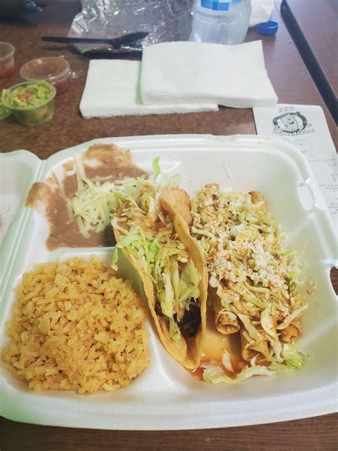 Feb 2, 2024 · Note: The photos in this article are stock images and do not necessarily depict the specific restaurants listed or the dishes they serve. 1 / 30. Canva. #30. Jalisco's Grill. - Rating: 3.0/5 (73 reviews) - Price level: $$. - Address: 844 North Imperial Ave. El Centro, California. - Categories: Mexican, Bars. 
