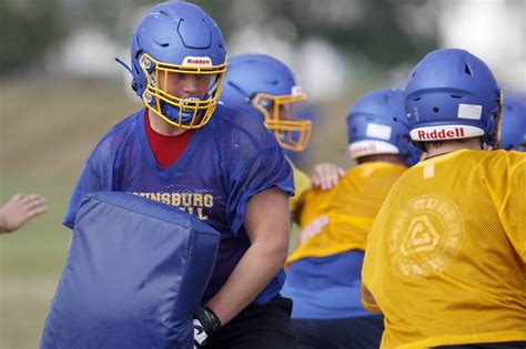 Johnsburg football injury. According to The Hand Center of Western Massachusetts, an arm or wrist cast may be worn while playing football at the discretion of an individual, his parents, his coach, and most ... 