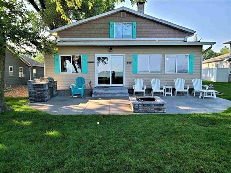 See sales history and home details for 4 N Point Dr13, Johnson Lake, NE 68937, a 3 bed, 1 bath, 1,680 Sq. Ft. single family home built in 1960 that was last sold on 10/27/2016.