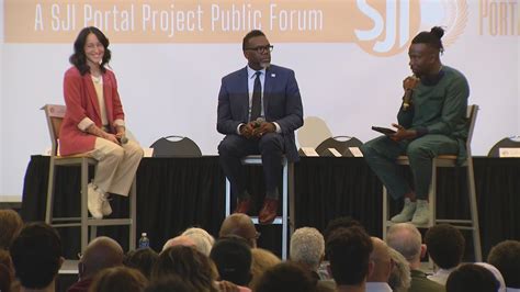 Johnson weighs in on City issues at Freedom, Dreams and Chicago Futures Forum