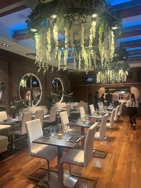 Joia boston. This is one of the most stunning new restaurants to open up in Boston over the past couple of years. The focus at Joia is on classic Italian food. But there ... 