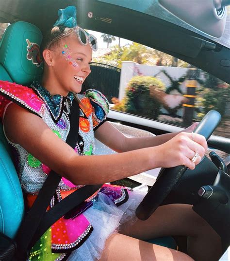CNN —. YouTube star JoJo Siwa appeared to share her sexual orientation to her fans when she posted a photo of a shirt her cousin gave on her on Twitter that said, “Best. Gay. Cousin Ever ...
