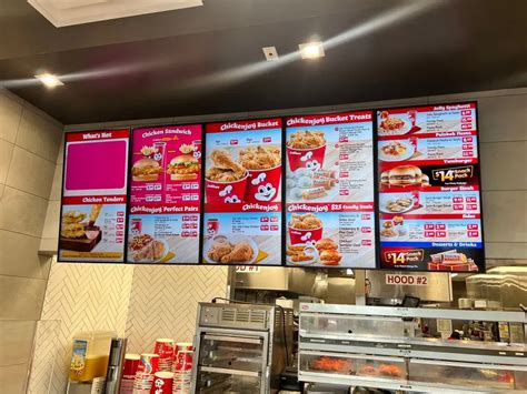 Jollibee pembroke pines menu. Jollibee, a Philippines fast-food chicken chain with 5,800 locations in 33 countries, has just opened in Pembroke Pines. But for South Florida Filipinos, the restaurant is a nostalgic connection ... 