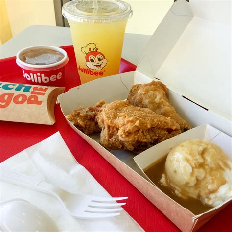 Jollibee yelp. The wait time was upwards of 40 mins on a Thursday evening. (Hence the buzzer) i feel like jollibee has the same hype that the Popeyes chicken sandwich had. Everyone was dying for it based off social media so it was all the rage that one year. This is the same rage for jollibee. 