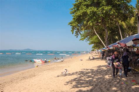 Jomtien beach chon buri. The U.S. is home to plenty of popular beach destinations that attract millions of vacationers each year, but there are also some hidden gems that fly further under the radar. Thoug... 