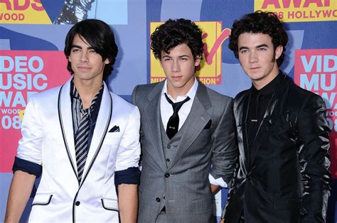 Jonas Brothers &ndash; Wikipedia, wolna encyklopedia