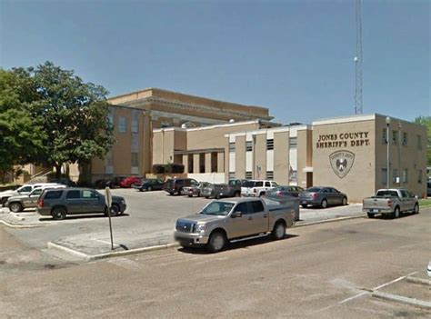 Lafayette County Jail Inmate Services Information. Phone: 662-236-0214. Physical Address: 711 Jackson Avenue. Oxford, MS 38655. Mailing Address (personal mail): Inmate's first and last name. Lafayette County Jail. 711 Jackson Avenue.