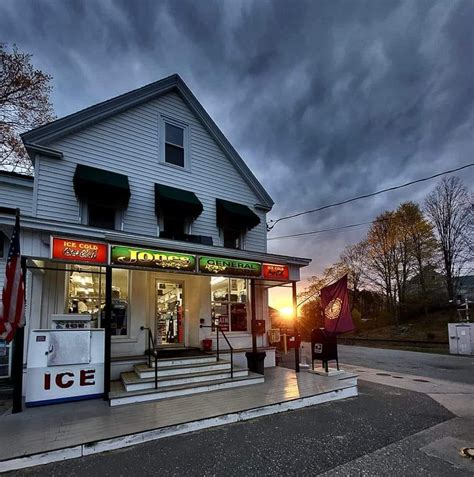 14 Main St, East Kingston, NH 03827 is a Business Opportunities, Commercial property listed for $399,000 The property is 964 sq. ft with 0 bedrooms and 1 bathrooms. 
