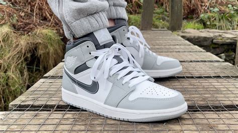 Jordan 1 Mid Light Smoke Grey Review & On Feet! - YouTube