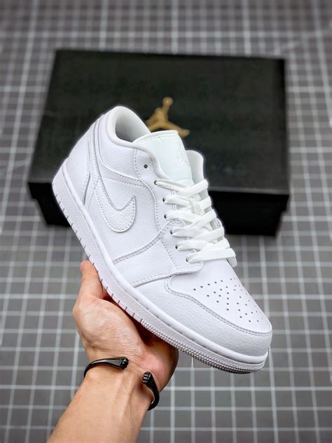 Jordan 1 low triple white. Jan 1, 2019 · The Jordan 1 Low Triple White (2019) is a clean and minimalistic iteration of the iconic Air Jordan 1 Low silhouette, whose original release dates back to the mid-1980s. The shoe is dressed in a fully white color scheme, and features a leather construction on the upper, while the midsole and outsole are made from rubber. 