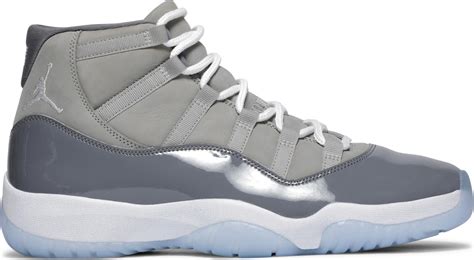 The 2021 edition of the Air Jordan 11 Retro CB ‘Cool Grey’ introduces a classic colorway to the littlest Jordan fan in the family. Inspired by the original 2001 release, the shoe features convenient lace-free construction, highlighted by a grey nubuck upper with a tonal patent leather overlay and padded mesh tongue. . 