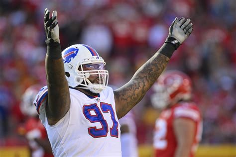 Jordan Phillips rejoins Bills by signing 1-year contract