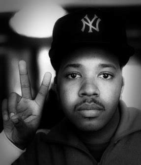 Joseph ward simmons. Bio: Joseph Ward Simmons, known by the stage name Run, Rev. Run or DJ Run, is one of the founding members of the influential hip hop group Run D.M.C. He is also a practicing minister, known as Reverend Run. Known for: Rev Run's Sunday Suppers (Since 2014) Run's House (2005 – 2009) 