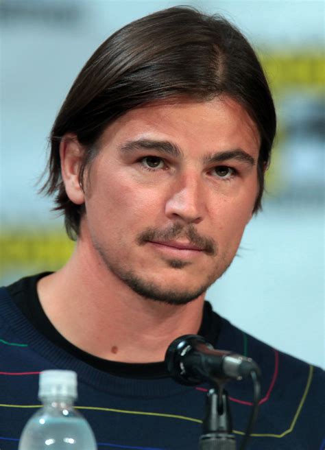 Josh hartnett & wife
