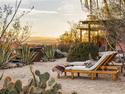 Joshua tree where to stay. A guide to the highs and lows of accommodation options around Joshua Tree National Park, from off-grid cabins to luxury hotels. Learn about the Folly House, an architectural … 