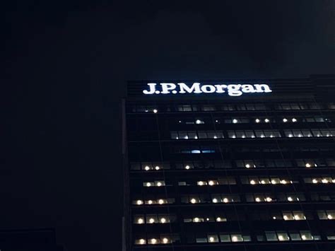 Jpmorgan superday. Mar 13, 2023 · While Superday is the final step in the interview process, it isn’t a time to relax. Considering that Goldman Sachs is reported to have a 1.5% acceptance rate into its internship programs, and JPMorgan only had around 400 openings for nearly 50,000 applicants in 2021, landing a spot at a major bank is no easy feat. 