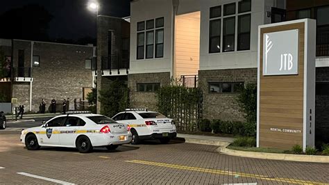 Jtb apartment shooting. Updated:7:49 PM EDT September 2, 2022. JACKSONVILLE, Fla. — Around 12:40 p.m. Thursday Jacksonville Sheriff's Office responded to shots firedat an apartment complex in the 5000 block of Kernan ... 