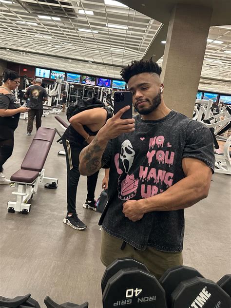 jtsfit_23 on February 18, 2024: "Locked in 蠟. Stepping back to the stage this year. #npc #bodybuilding #bodybuilder #fit #fitne..." Jaleel Smith on Instagram: "Locked in 🤧.. 