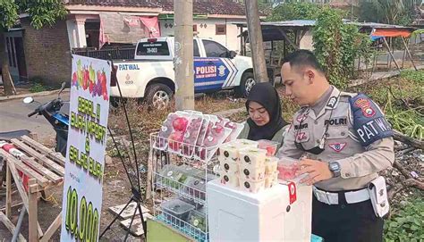 Jualan Salad Bantu Istri, Anggota Polres Pasuruan Ini Banjir …