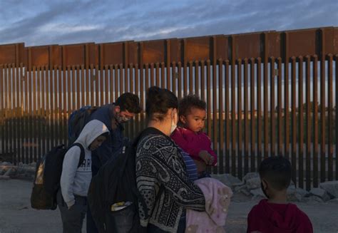 Judge prohibits family separation at US border for 8 years