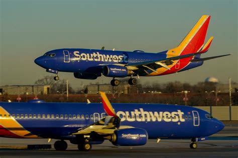 Judge rules that Southwest failed to follow his order in a flight attendant’s free-speech case