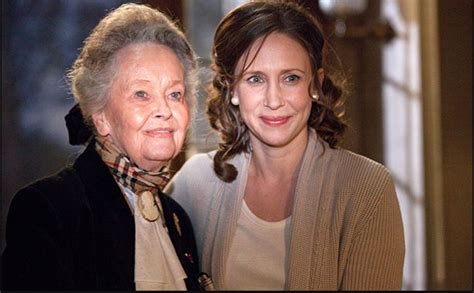 Judy warren age.  Watch trailers & learn more.  It&rsquo;s all on Hulu.  5 days ago · Liza...