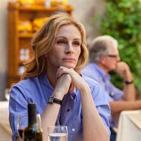 Julia Roberts' latest film Leave the World Behind has garnered a fresh rating from critics on Rotten Tomatoes after its first reviews. The film premieres on Netflix in December and is Oscar-winner .... 