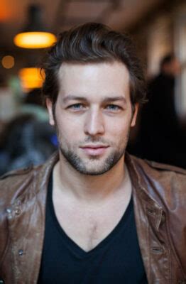 Julian looman height. Julian Looman. 2,469 likes · 15 talking about this. is an Austrian/Dutch actor for Theatre and Film 