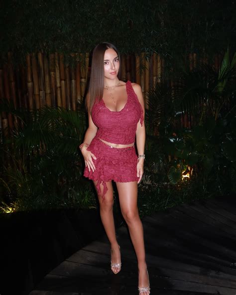 Julie Roperch Onlyfans Leak