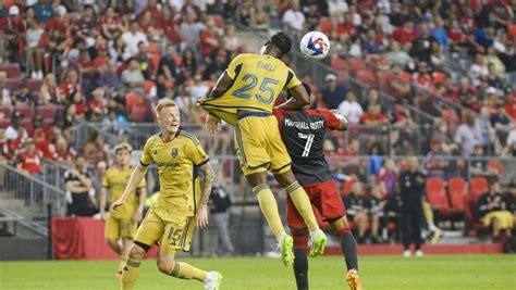 Julio scores late to give Real Salt Lake 1-0 win over Toronto