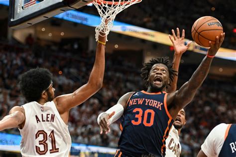 Julius Randle’s presence boosts Knicks in Game 1 win over Cavs