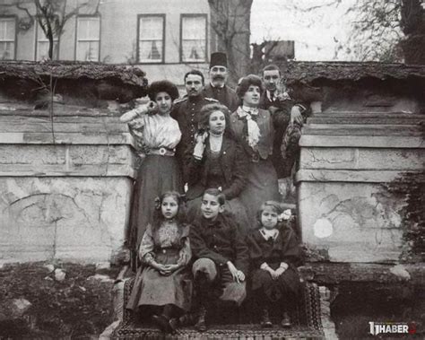 Julius ailesi Vikipedi.