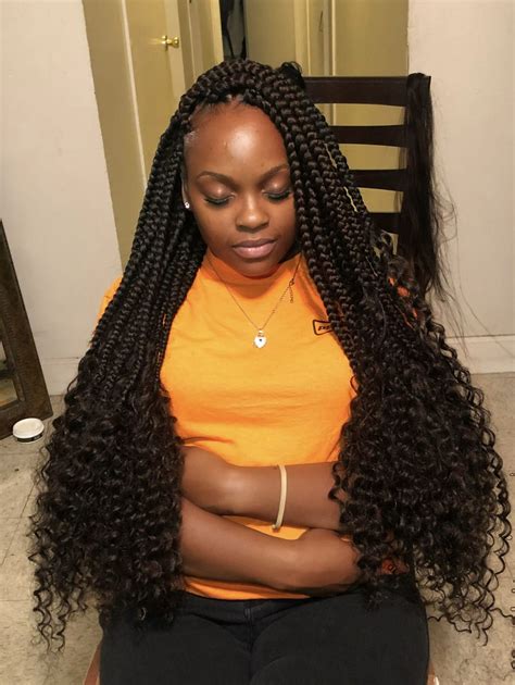 20 Kas 2022 ... Next, we have simple and pretty box braids. The hair is styled into long braids with large curly sections. Hair like this versatile and can be ...